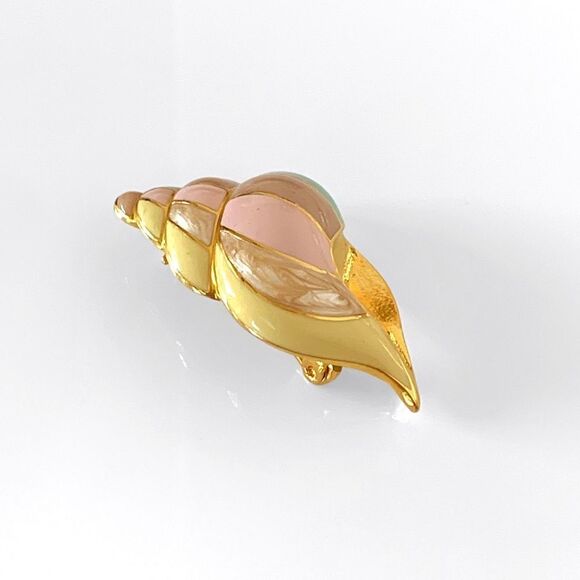 Vintage Gold Enamel Seashell Brooch - Picture 3 of 4